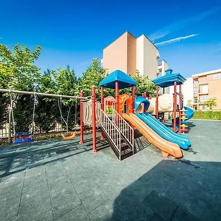 Sunny Family 302, Sluneční pobřeží